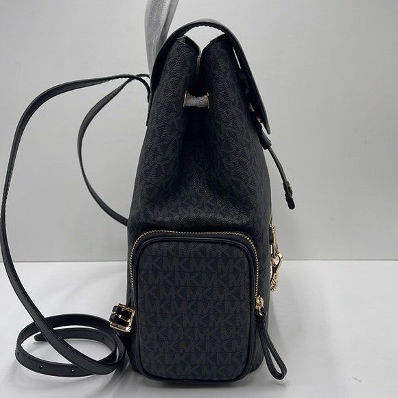 MICHAEL KORS
Jet Set Large Logo Backpack
COLOR BLACK
NWT - Picture 8 of 16